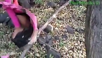 Desi Babe Gets Fucked In The Jungle