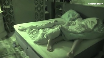 Stefar Og Stedatter Engasjerer Seg I Ekte Knulling Med Fisting