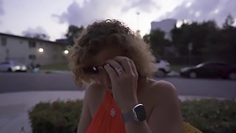 Sara Jay Opplever Intens Nytelse Med Grov Anal Og Ansiktsbehandling.