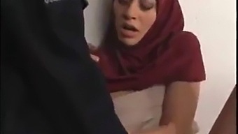 Arab Mom'S Steamy Mature Encounter On Xvideos.Com