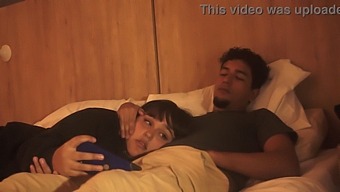 Meu Meio-Irmão Teve Uma Foda Bruta E Extrema Comigo E Me Fez Chupar Seu Pau Como Uma Vadia.